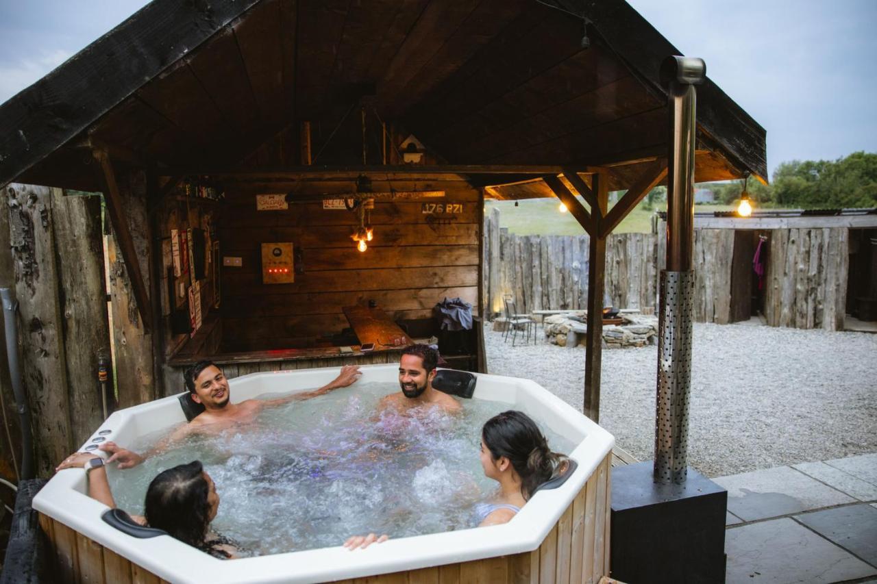 Mayo Glamping Castlebar Eksteriør billede